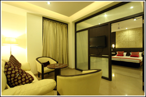 Suite Bedroom at Hotel Surya Plaza